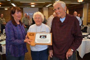 Lorry Thomas accepts MWF award