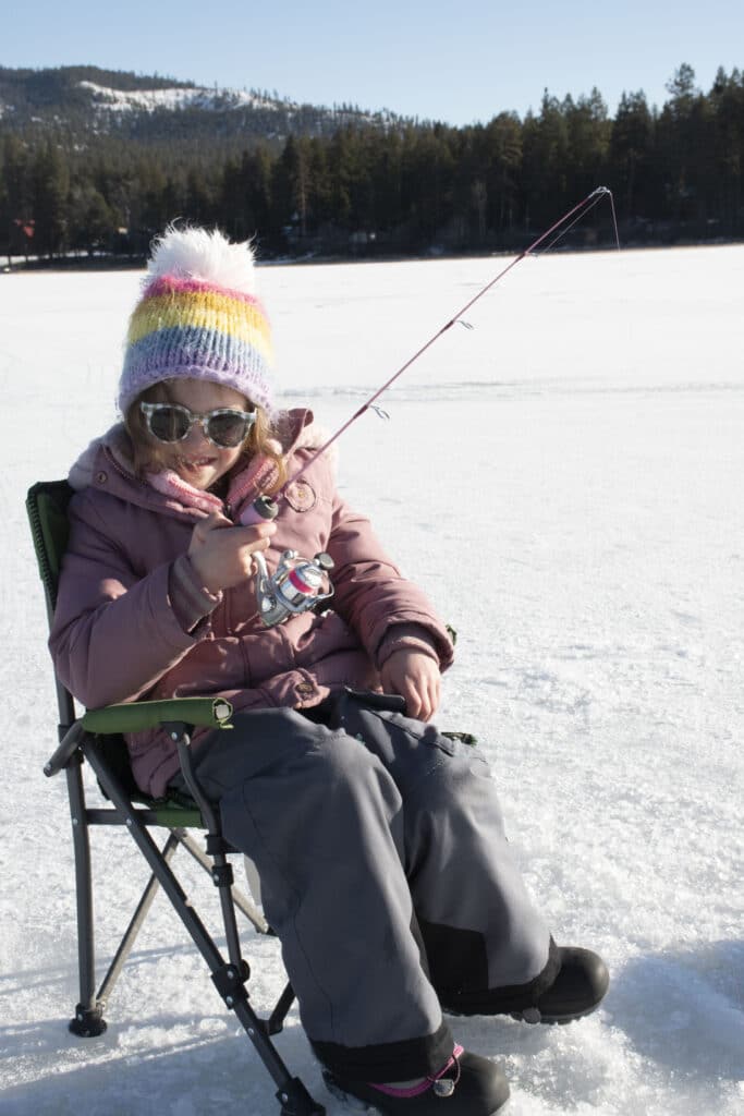 CreditMWF WomensIceFishingClinic 032022029 1